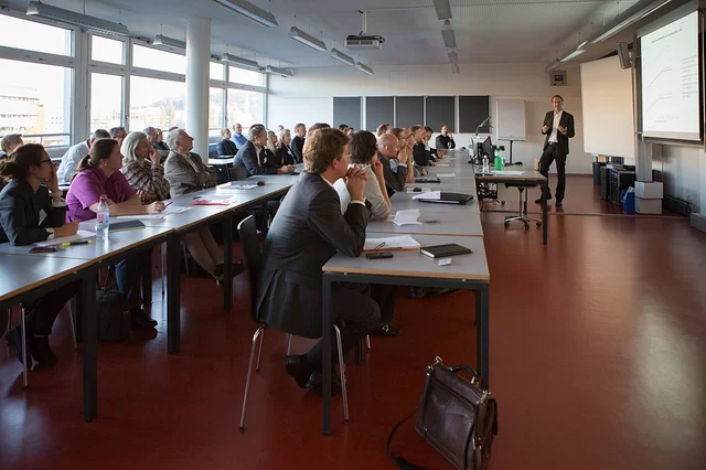 Netzwerk-Apéro der Hochschule Luzern